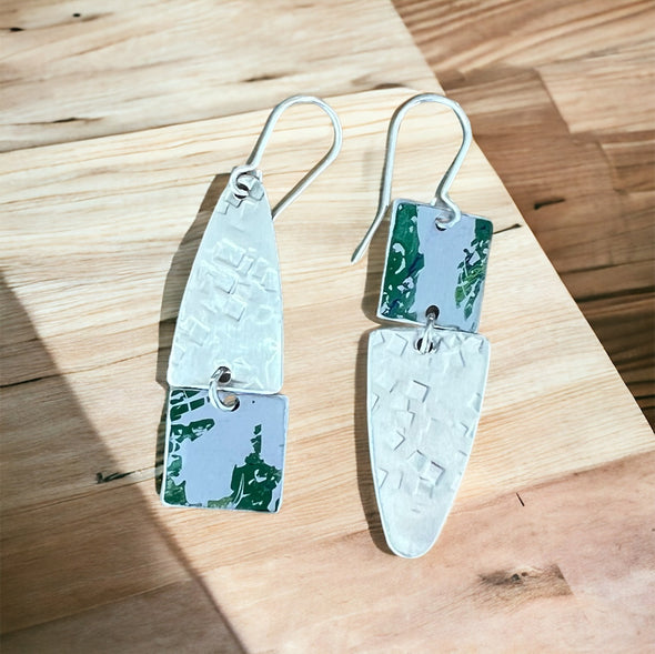 Hammered sterling silver and green aluminium earrings Rachel-stowe